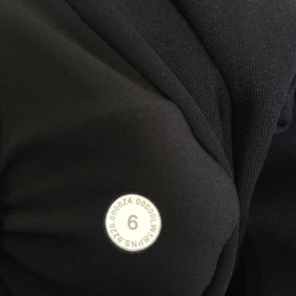 Lululemon On The Fly 7/8 Pant - Black Size 6 - Picture 5 of 5